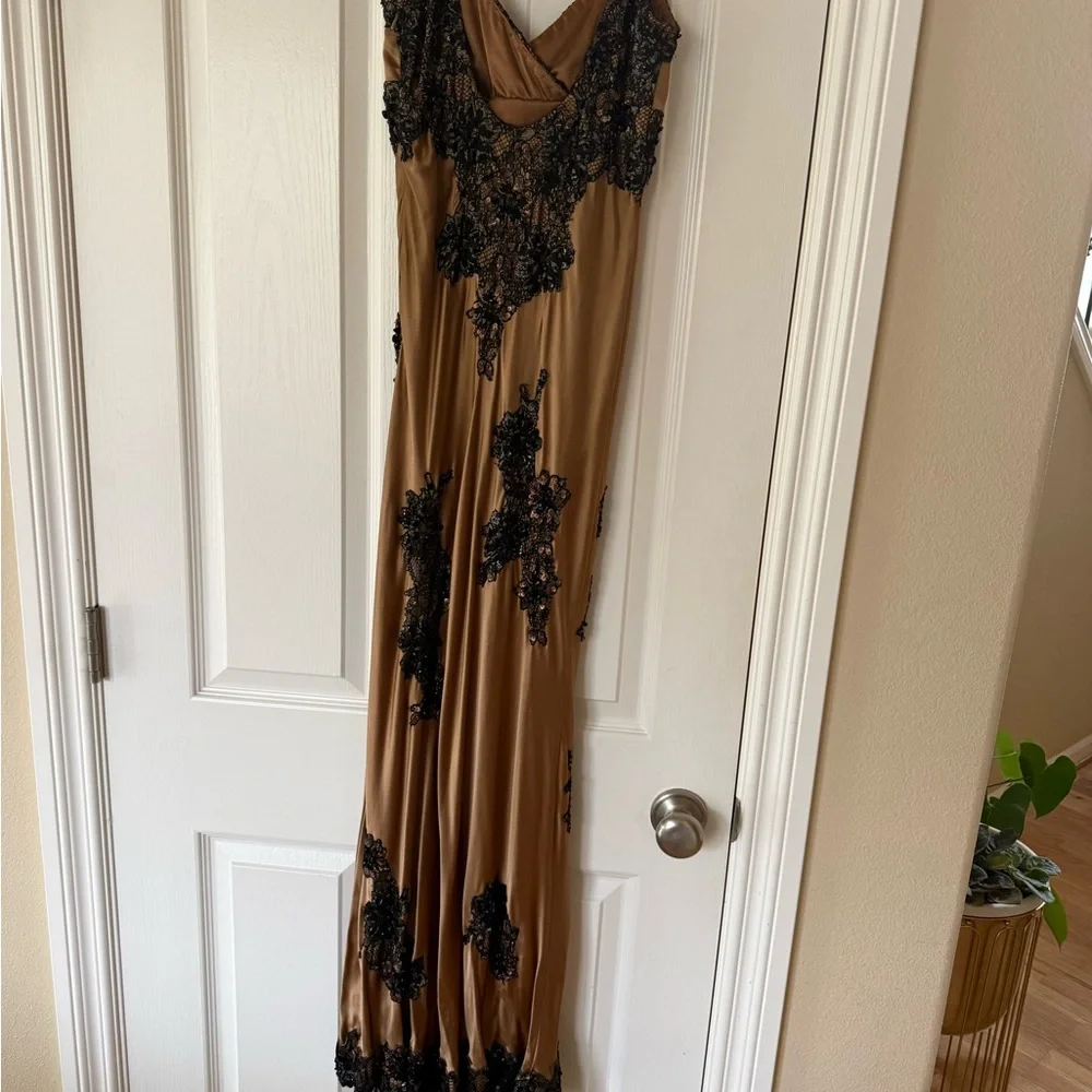 Sue Wong Vintage Silk Gold Satin Maxi with Black Lace Appliqué Detailing - Picture 6 of 6